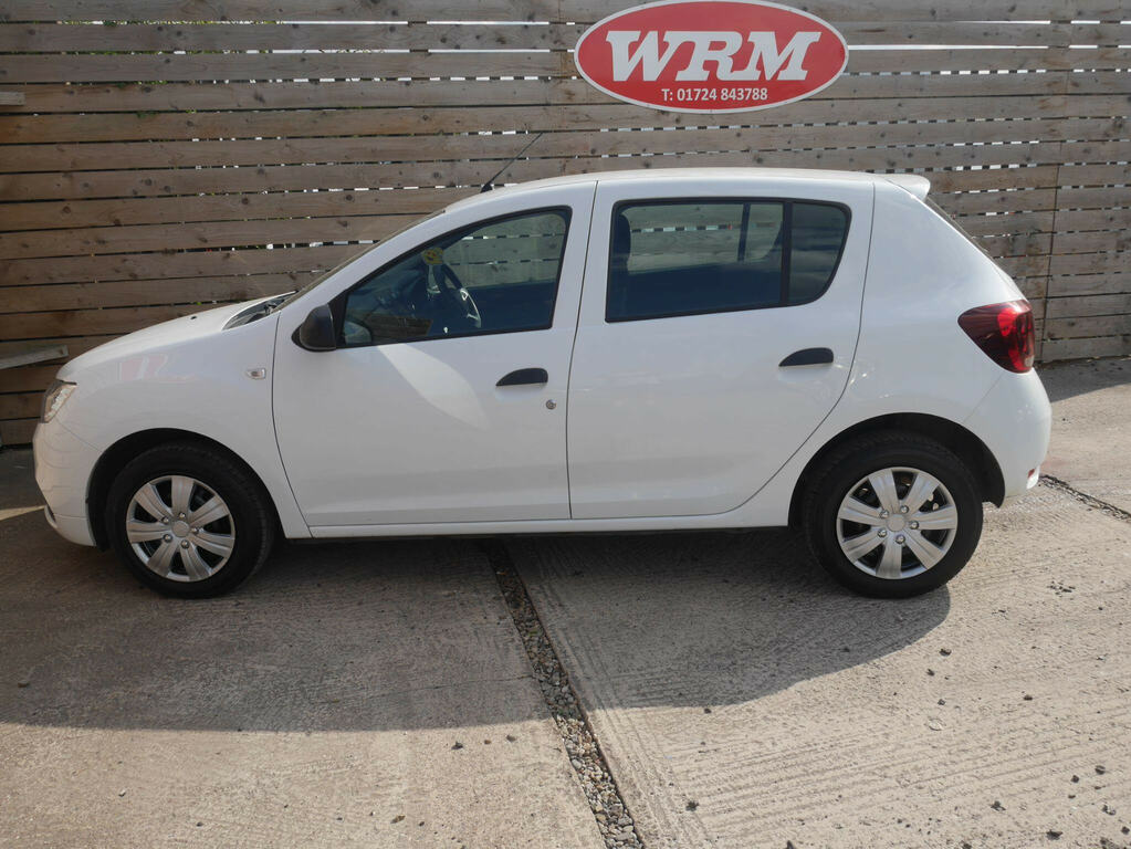 Dacia Sandero 0.9 Tce Essential Hatchback Euro SR19NLK White #5