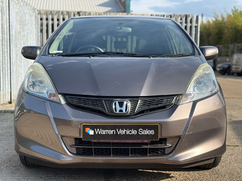 Honda Jazz Es I-vtec Cvt #3