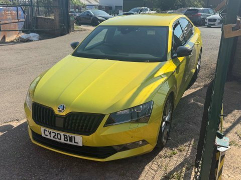 Skoda Superb 2.0 Superb Sportline Green #4