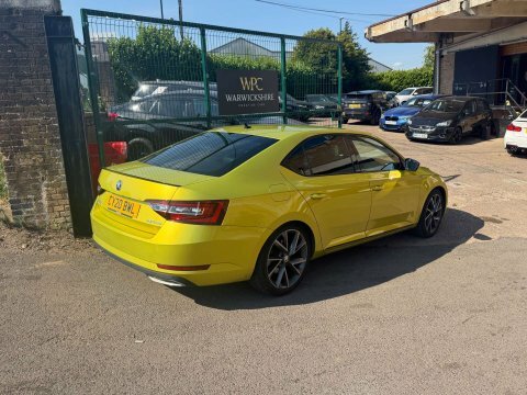 Skoda Superb 2.0 Superb Sportline Green #6