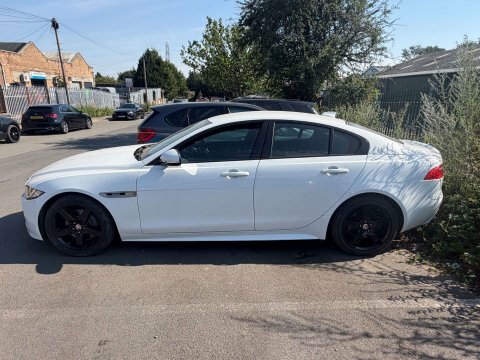 Jaguar XE 2.0 Xe R-sport White #2