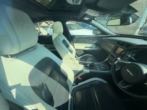 Jaguar XF 3.0 Xf V6 White #6