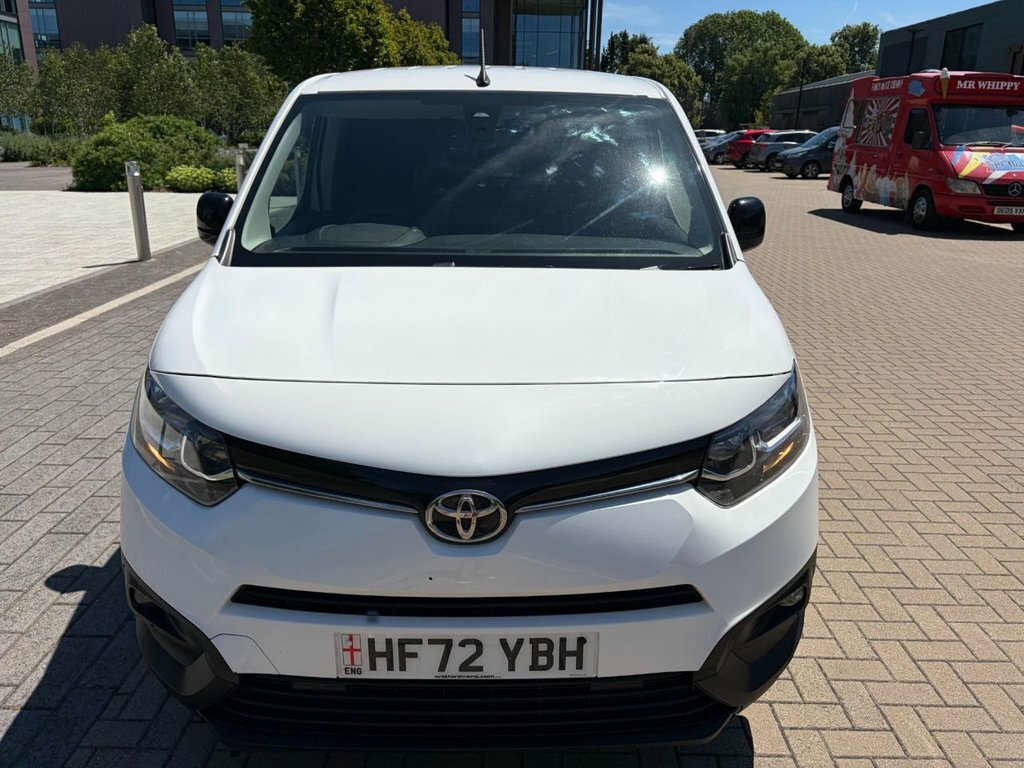 Toyota Proace City 1.5L Icon White #2