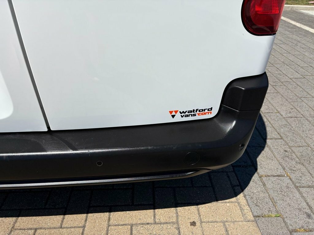 Toyota Proace City 1.5L Icon White #6