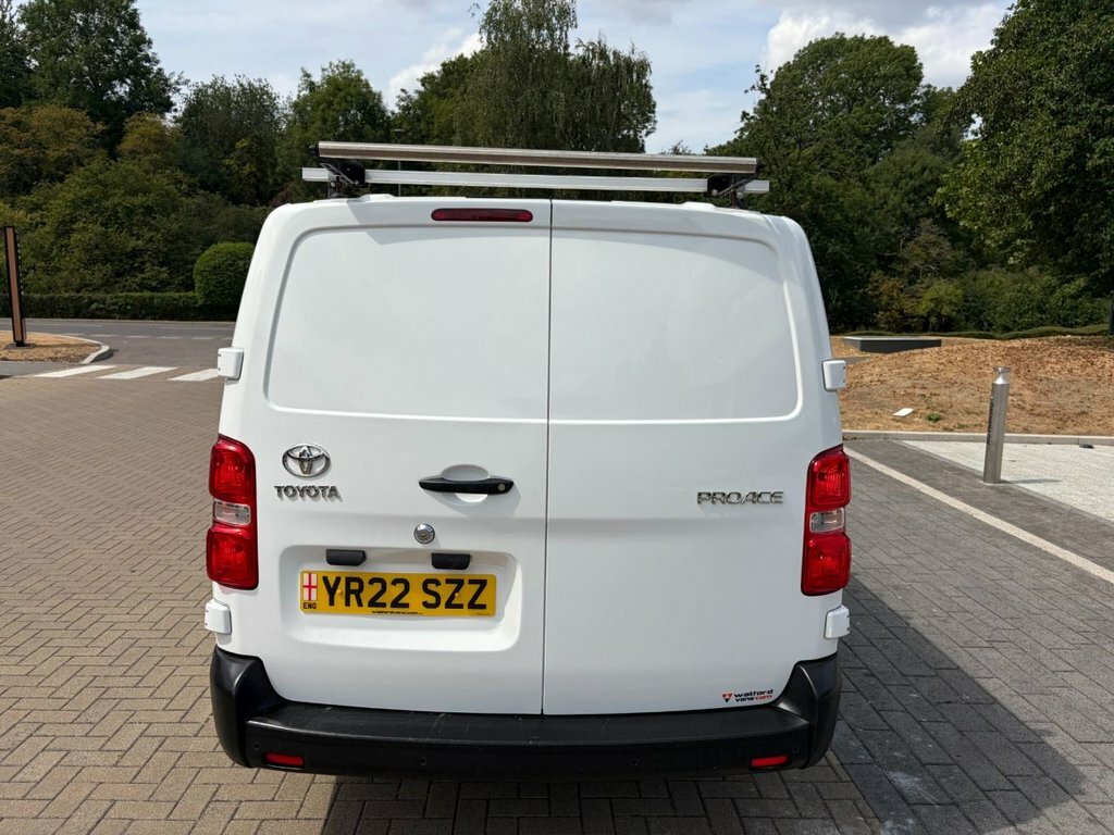 Toyota PROACE 2L Icon 6Dr White #6