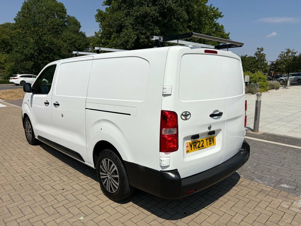 Toyota PROACE 2L Icon 6Dr White #5