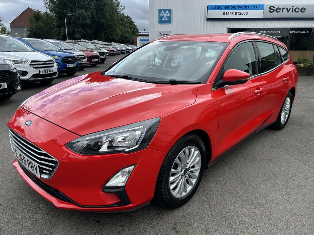 Ford Focus 1.5 Ecoblue Titanium Red