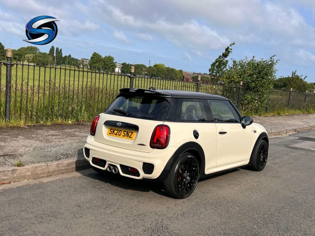 Mini Hatch 2L John Cooper Works White #6
