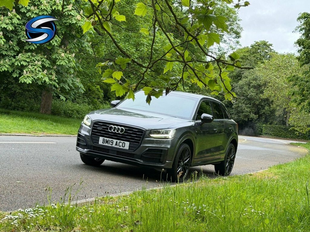 Audi Q2 2L Black Edition BM19ACO Grey #3