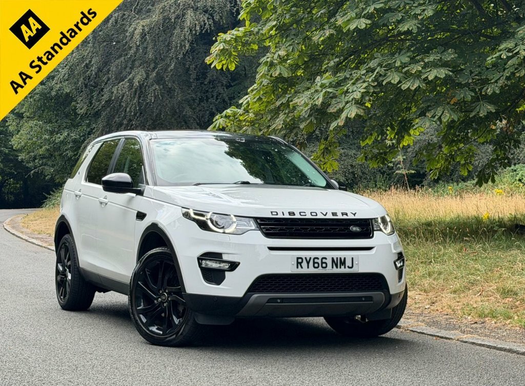 Land Rover Discovery Sport 2L Hse Black White