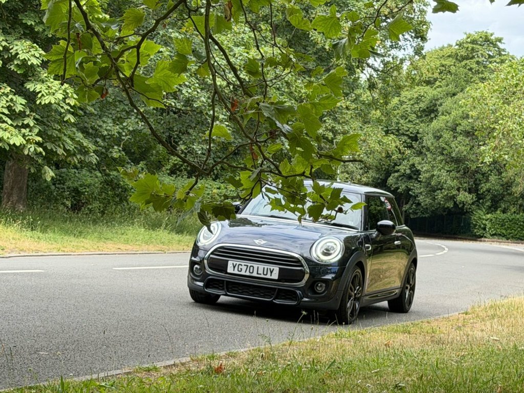 Mini Hatch 1.5L Cooper Sport YG70LUY Black #3