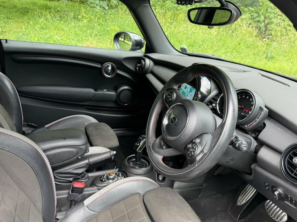 Mini Hatch 1.5L Cooper Sport YG70LUY Black #2
