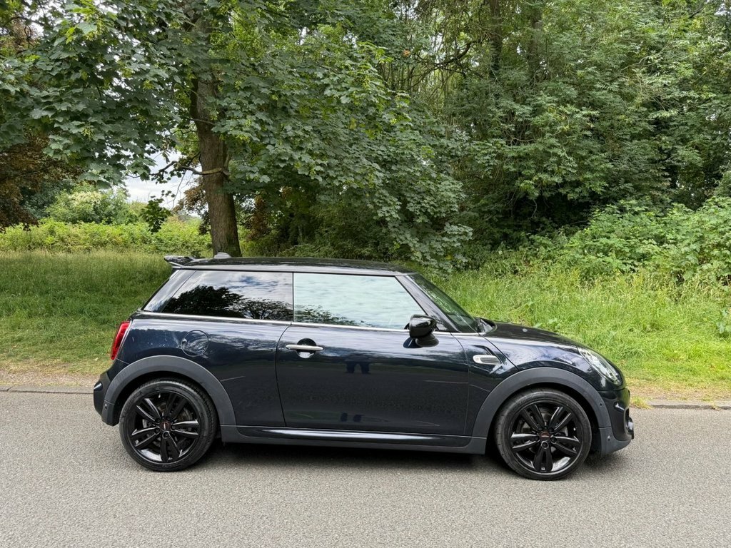 Mini Hatch 1.5L Cooper Sport YG70LUY Black #5