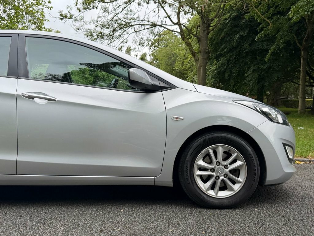 Hyundai I30 1.6 Crdi Se Hatchback Euro 5 11 Silver #10
