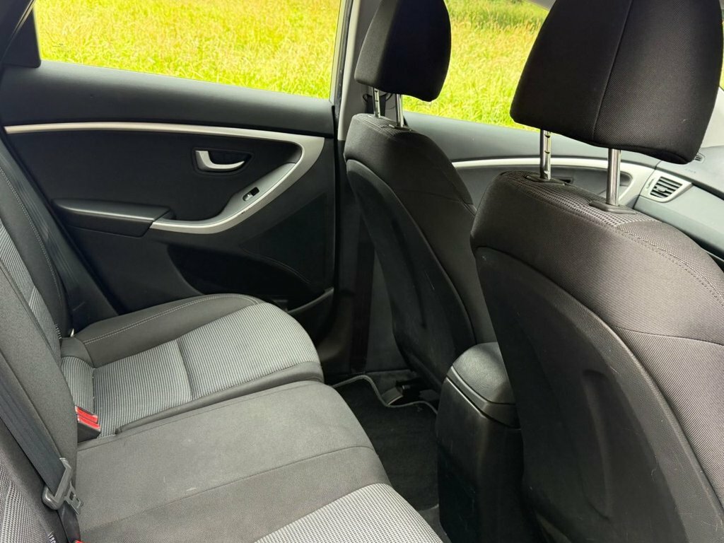Hyundai I30 1.6 Crdi Se Hatchback Euro 5 11 Silver #13