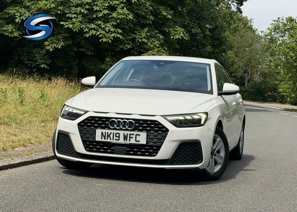 Audi A1 1L Se NK19WFC White #6