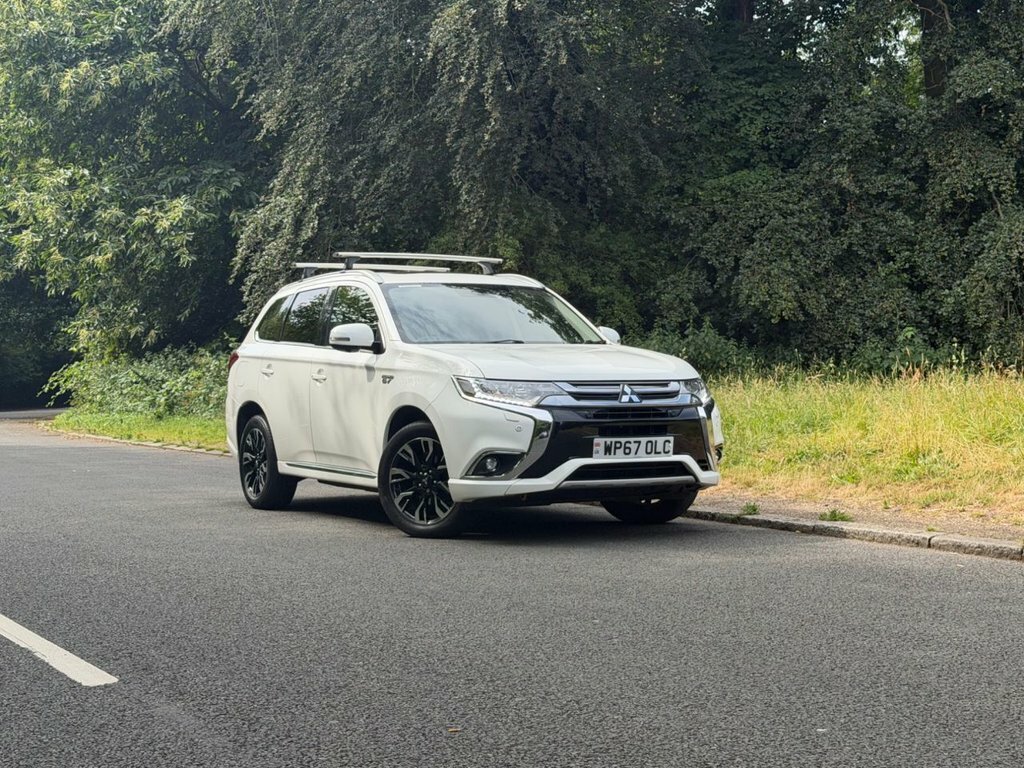 Mitsubishi Outlander 2L 4Hs White #4