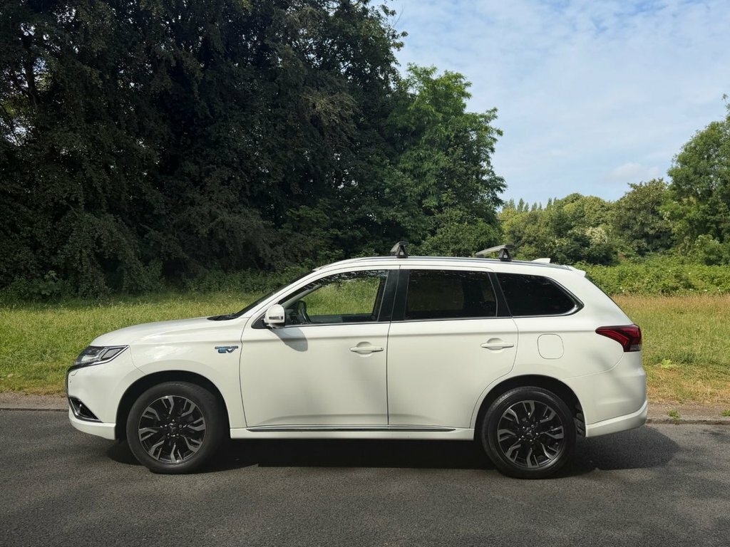 Mitsubishi Outlander 2L 4Hs White #6