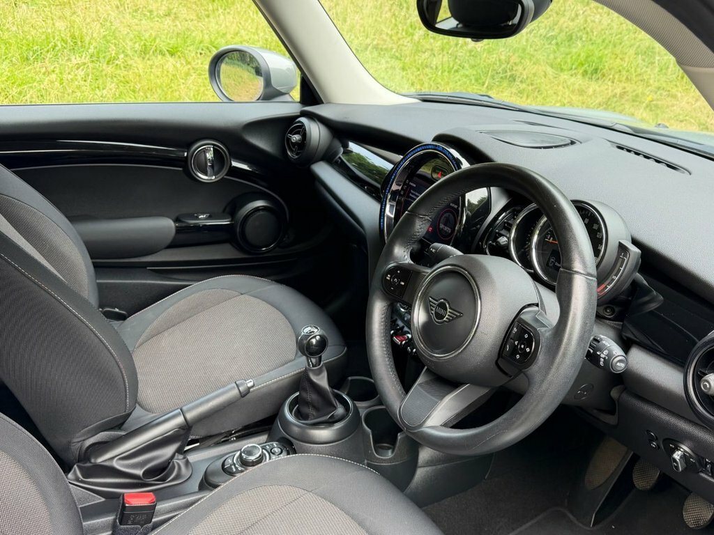 Mini Hatch 1.5L One Classic Grey #2