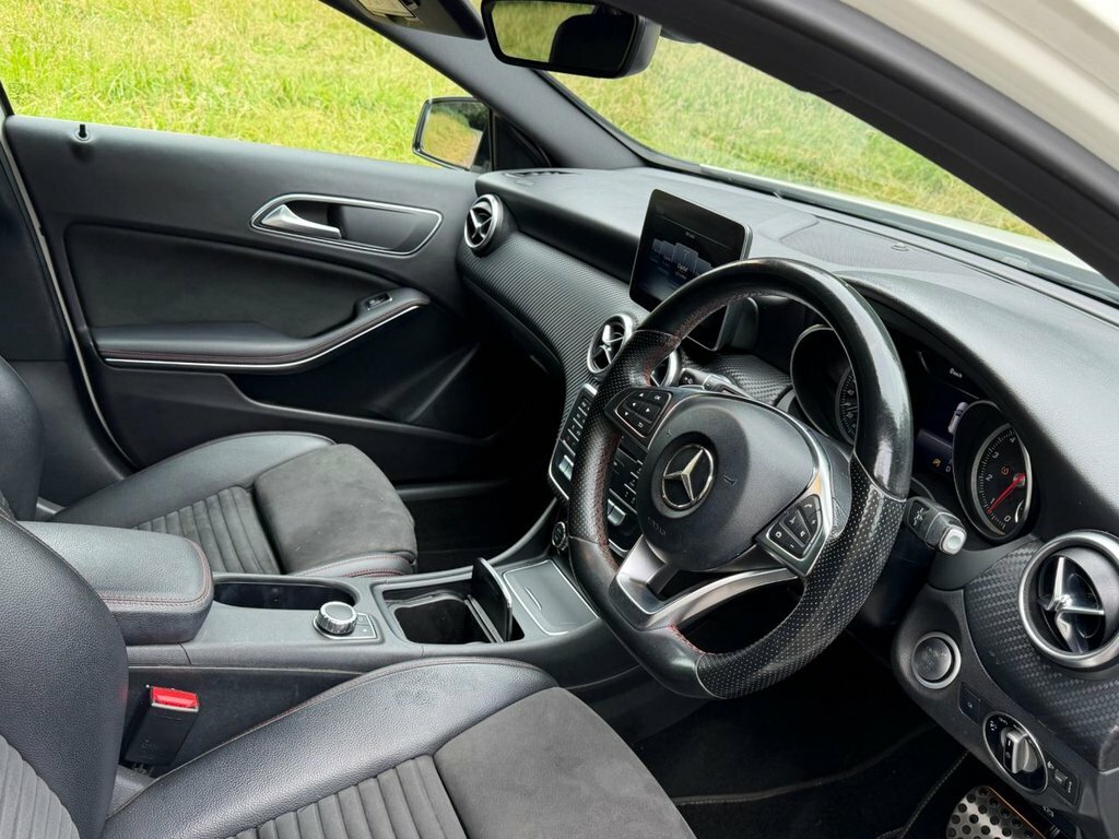 Mercedes-Benz A Class 1.6L Amg Line White #2