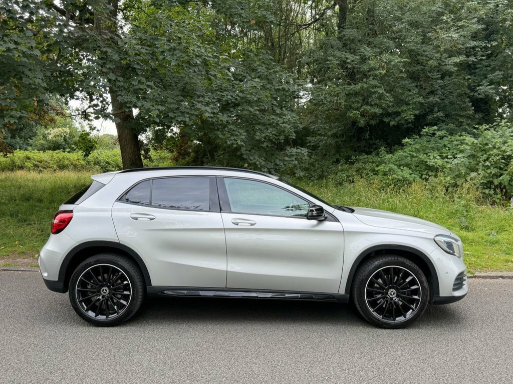 Mercedes-Benz GLA Class 2.1L Amg Line Silver #3