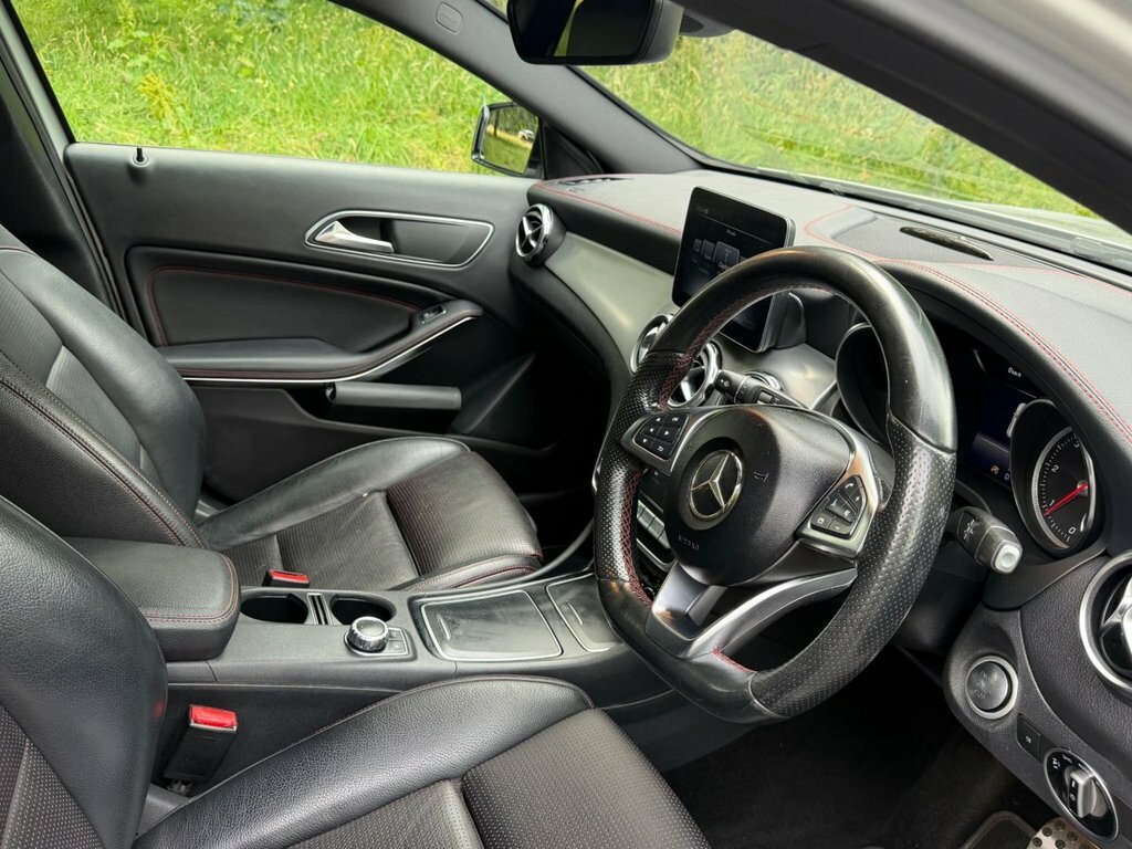 Mercedes-Benz GLA Class 2.1L Amg Line Silver #2