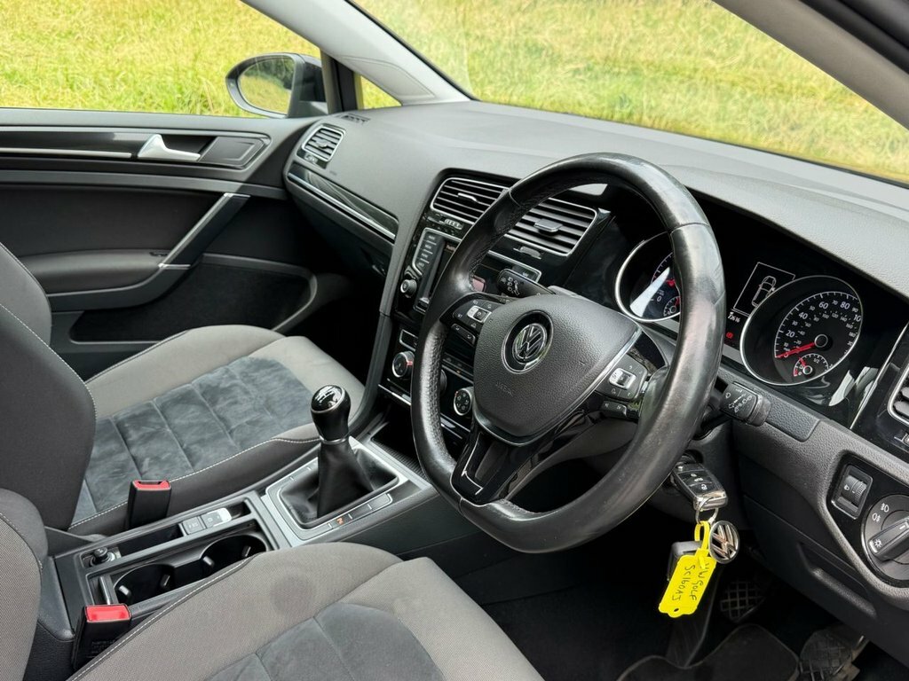 Volkswagen Golf 2L Gt Black #2