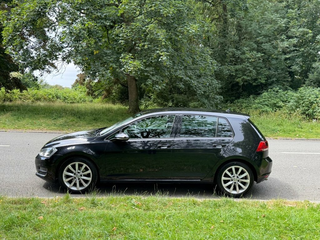 Volkswagen Golf 2L Gt Black #4