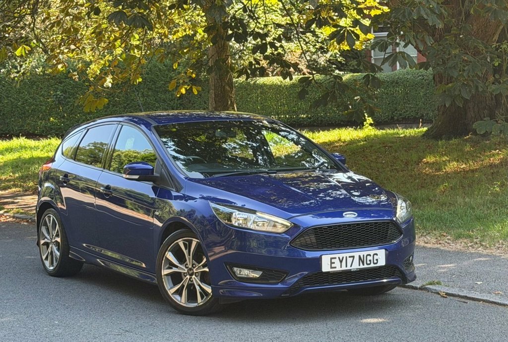 Ford Focus 1L St-line Blue