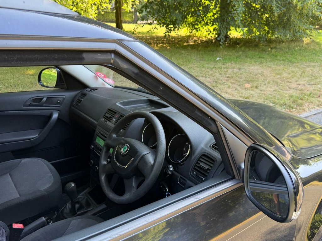 Skoda Yeti Se Plus Black #9
