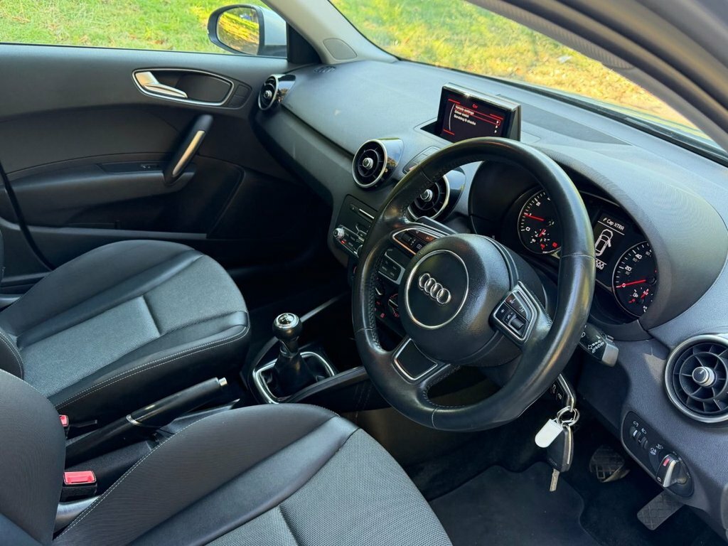 Audi A1 1L Sport Silver #2