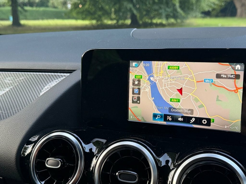 Mercedes-Benz B Class Hatchback Red #20