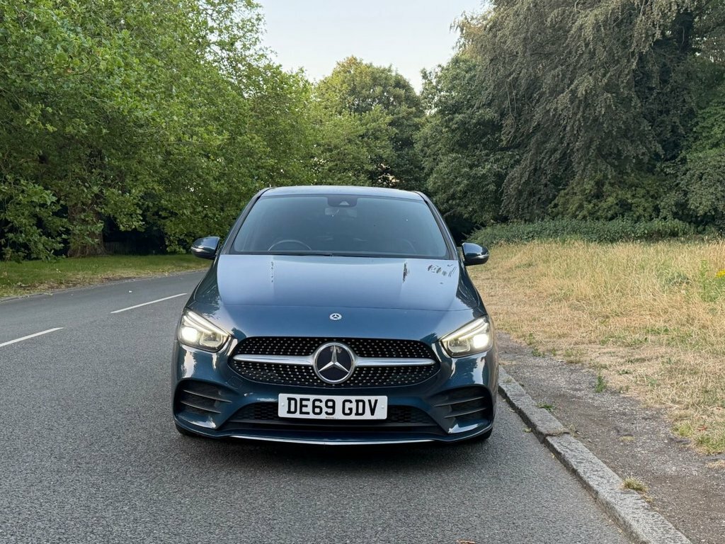 Mercedes-Benz B Class Hatchback Red #9
