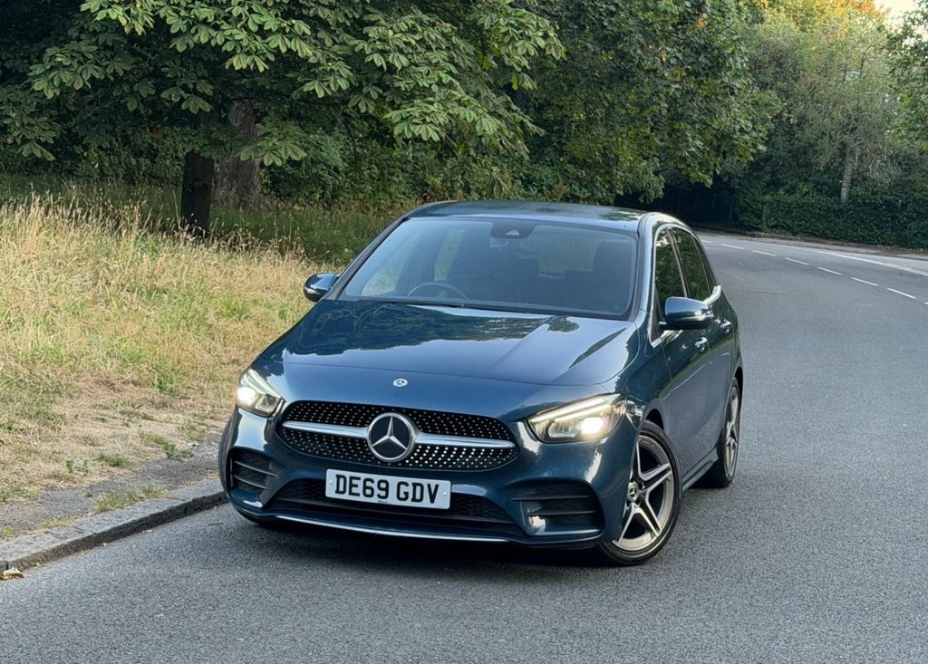 Mercedes-Benz B Class Hatchback Red #7