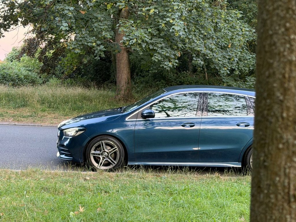 Mercedes-Benz B Class Hatchback Red #13