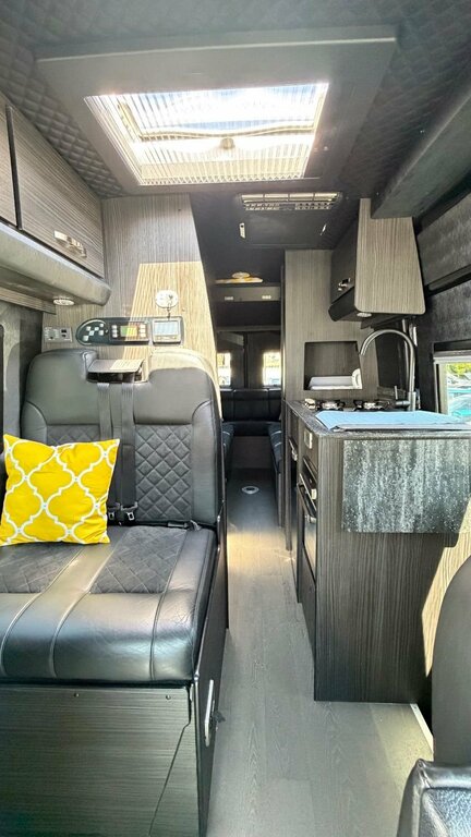 Mercedes-Benz Sprinter Mpv Black #3