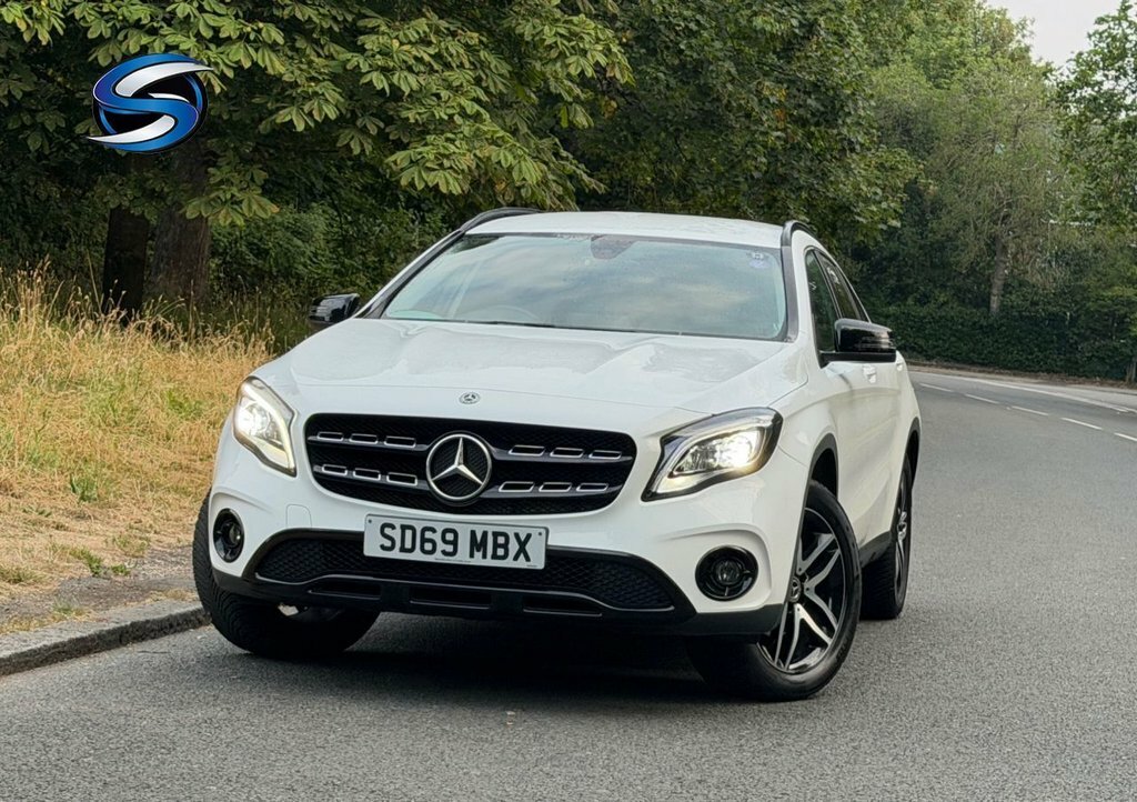 Mercedes-Benz GLA Class 1.6L Urban Edition White #6