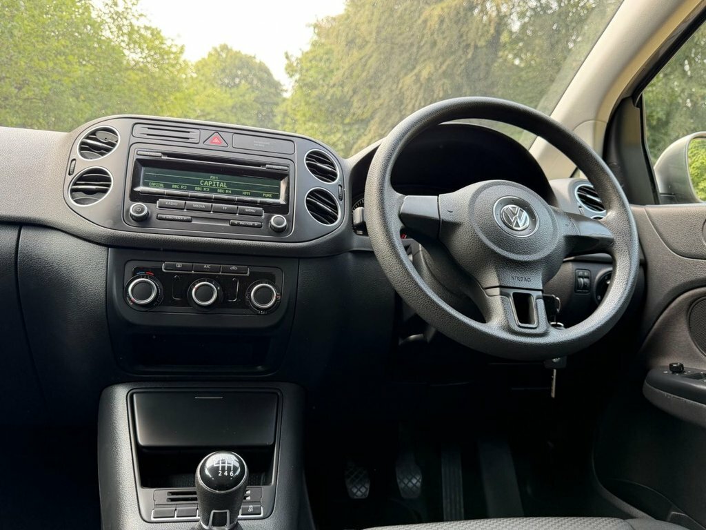 Volkswagen Golf Plus Hatchback Se Tdi Bluemotion 2013 Black #19