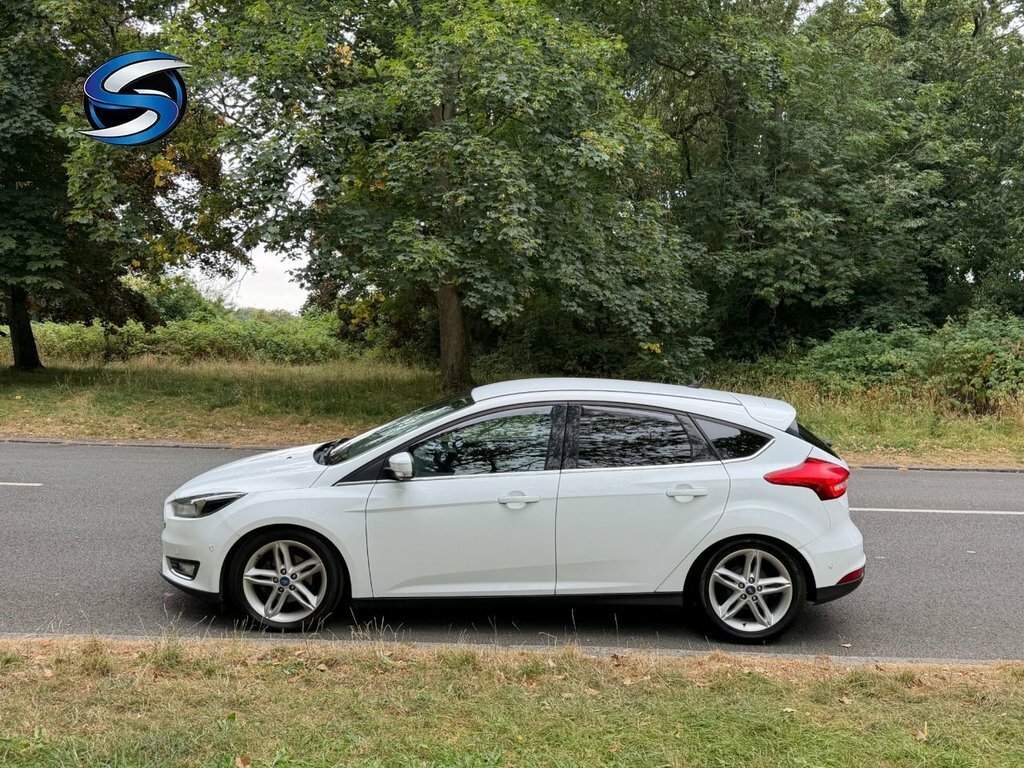Ford Focus 1.5L Titanium White #5