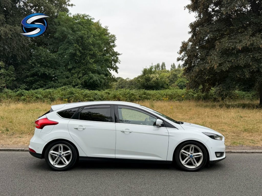 Ford Focus 1.5L Titanium White #4