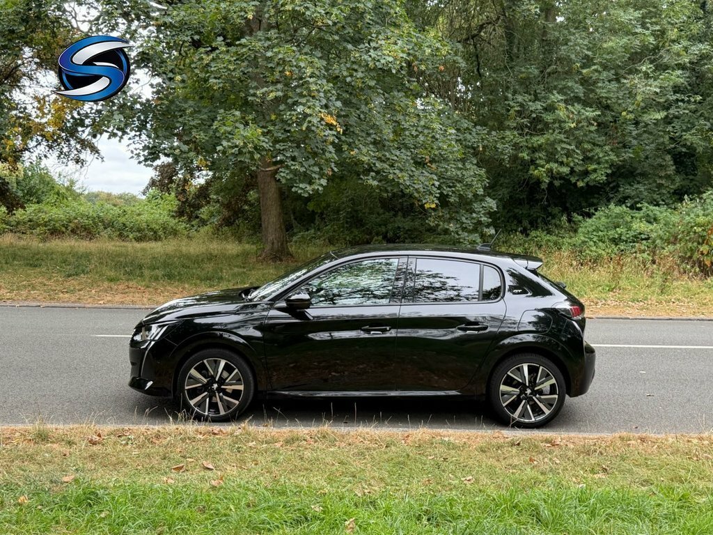 Peugeot 208 1.2L Gt Black #4