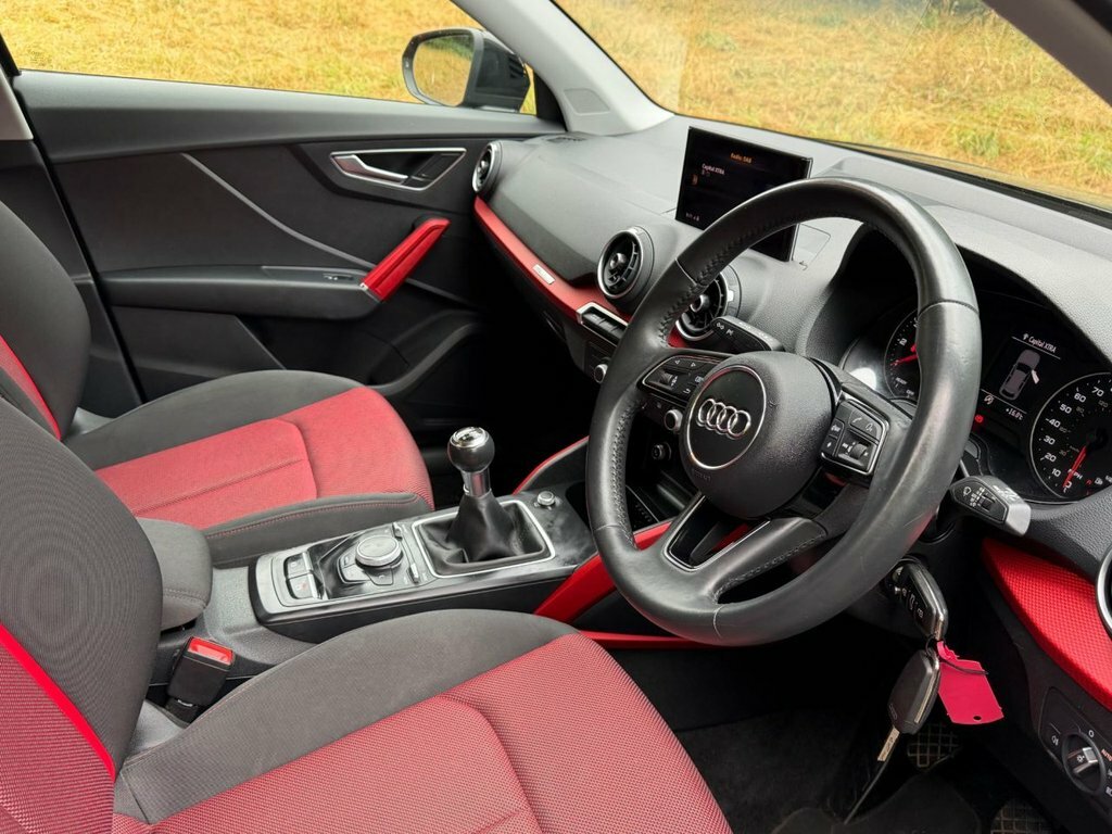 Audi Q2 1L Sport Black #2