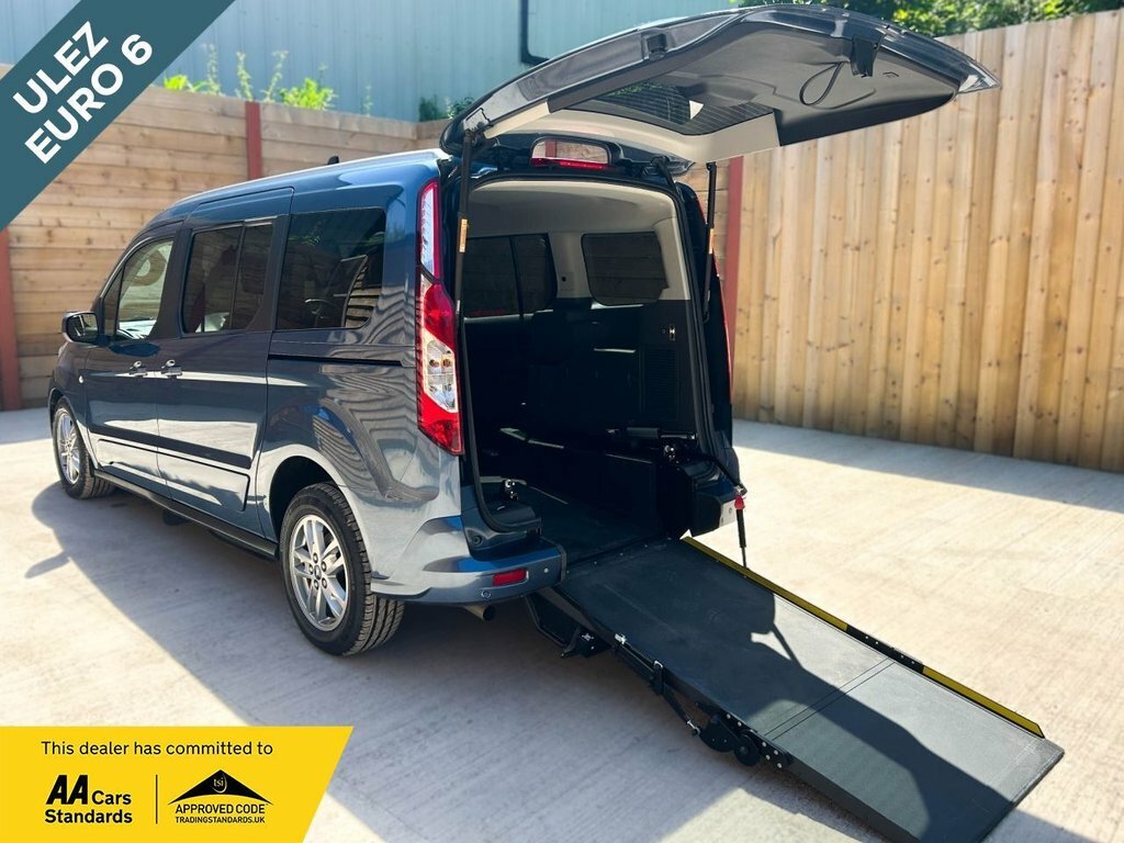 Ford Grand Tourneo Connect 1.5L Titanium Blue