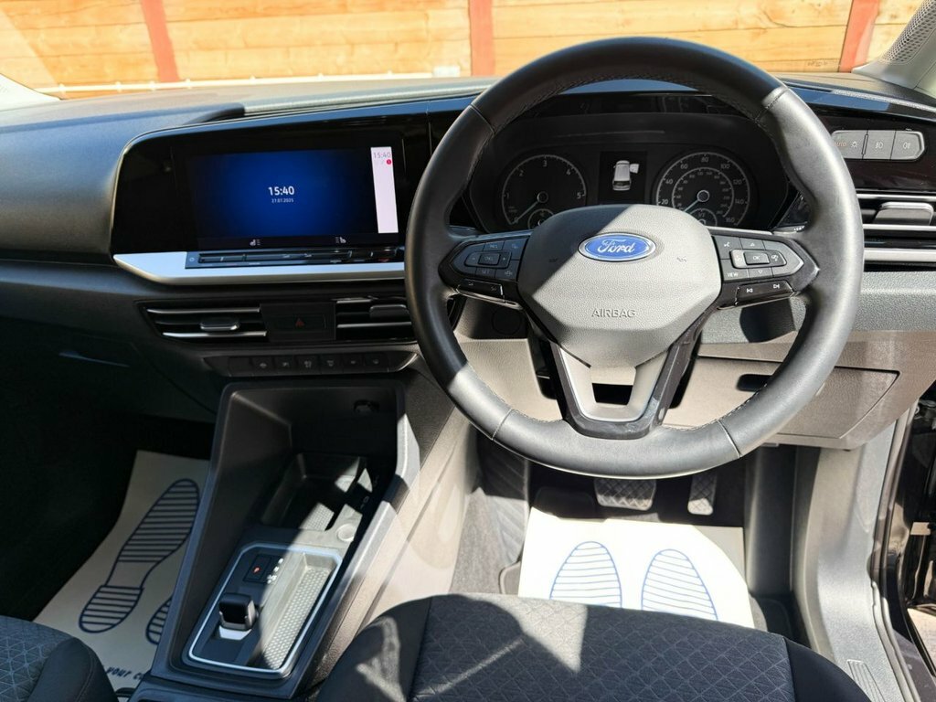 Ford Grand Tourneo Connect 2L Titanium Black #2