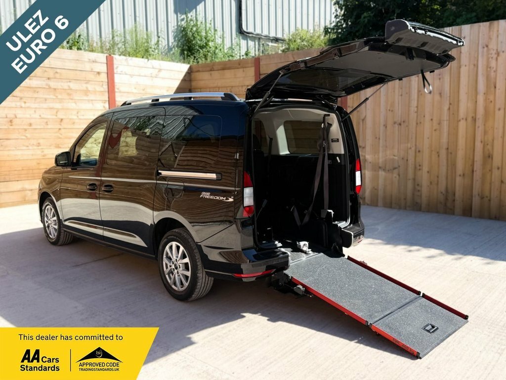 Ford Grand Tourneo Connect 2L Titanium Black
