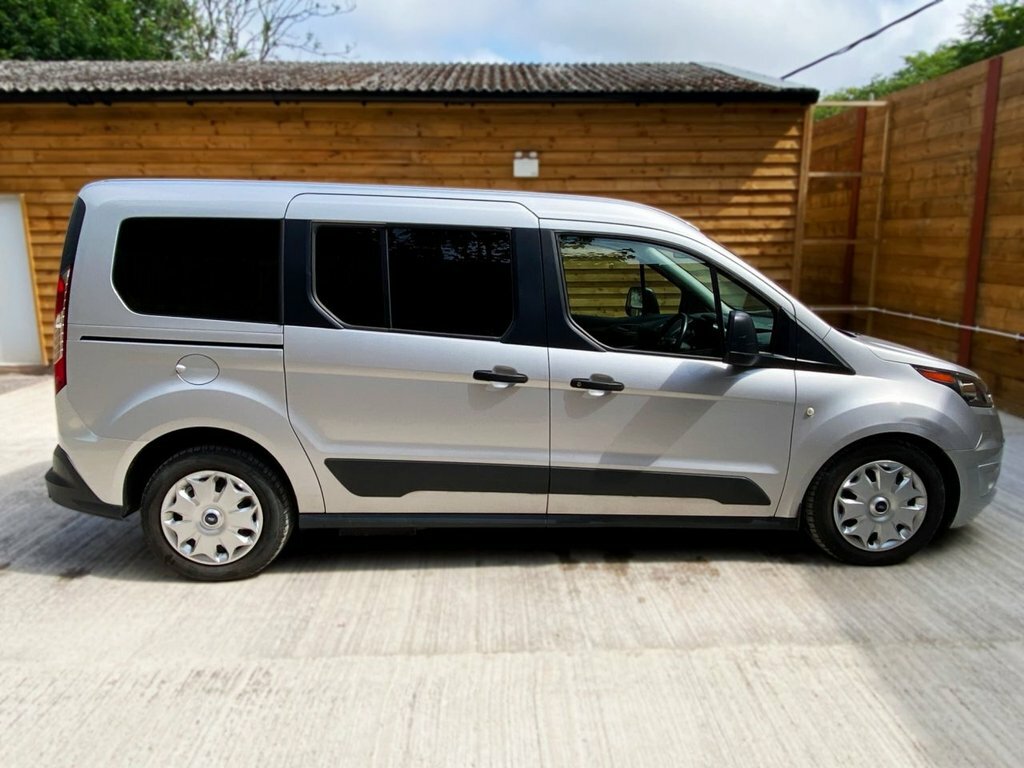 Ford Grand Tourneo Connect 1.5L Zetec Silver #4