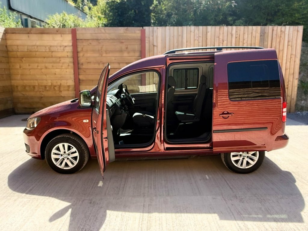 Volkswagen Caddy Life Life 2014 64 Purple #14