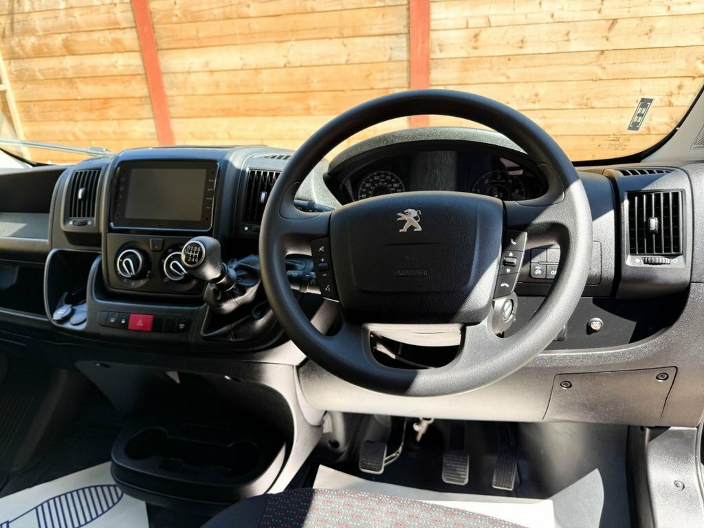 Peugeot Boxer 2.2L Professional Premium Grey