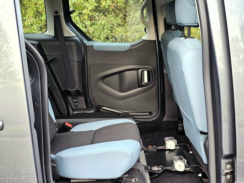 Citroen Berlingo E-hdi Airdream Xtr Egs 5-Door 4 Seater Wheelchair Silver #19