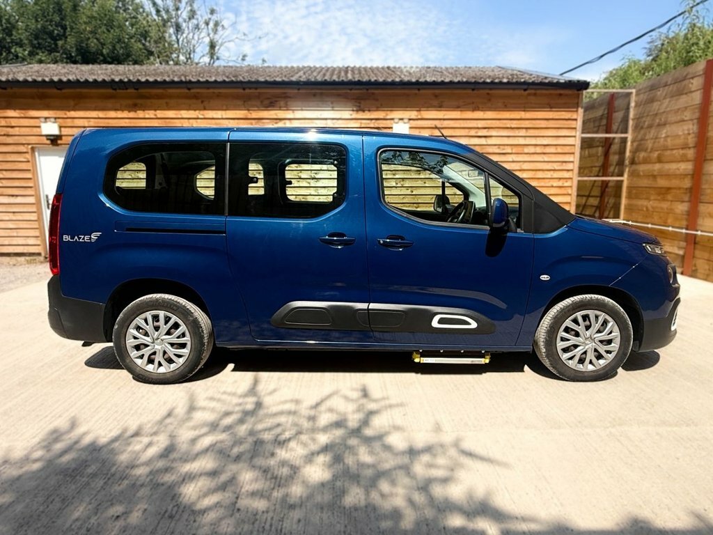 Citroen Berlingo 1.5L Feel WJ71XVS Blue #6